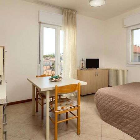 Residence Uno Studio&Suites Rimini Eksteriør billede