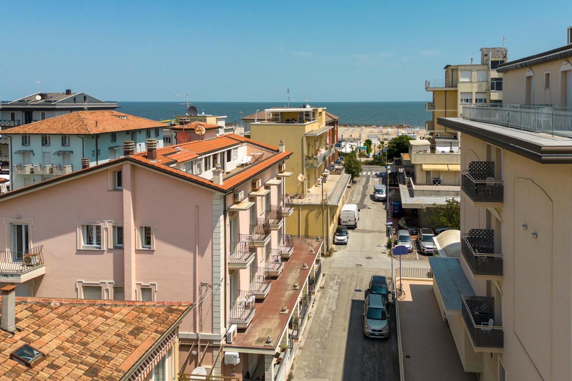 Residence Uno Studio&Suites Rimini Eksteriør billede