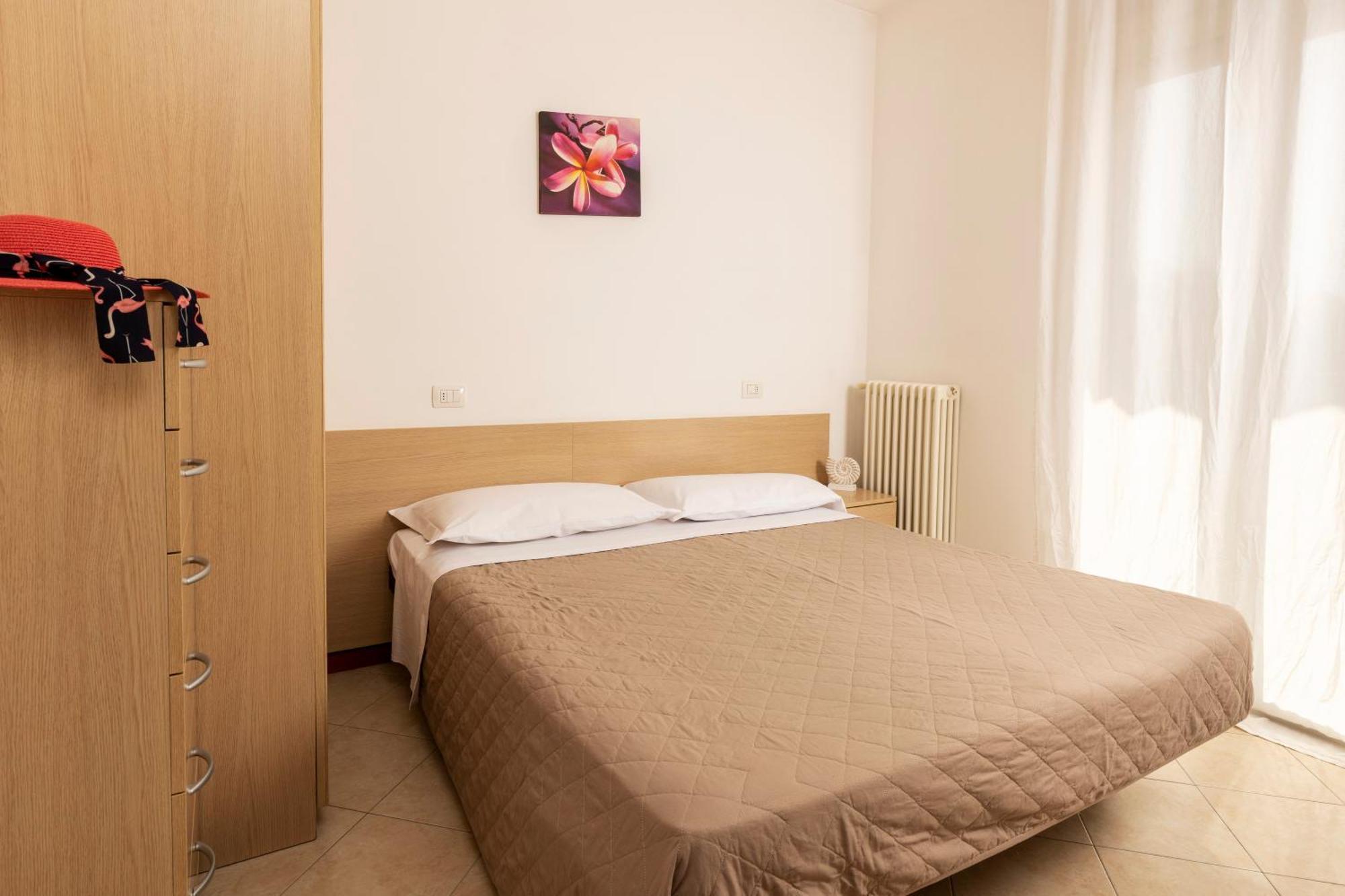 Residence Uno Studio&Suites Rimini Eksteriør billede