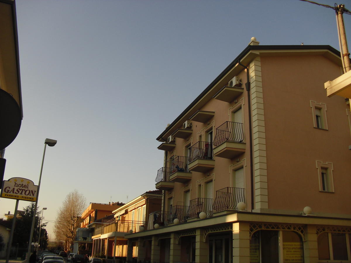 Residence Uno Studio&Suites Rimini Eksteriør billede