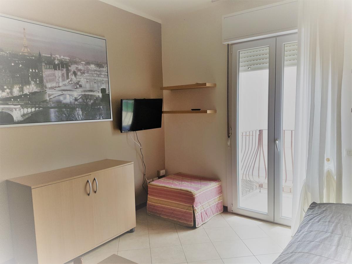 Residence Uno Studio&Suites Rimini Eksteriør billede