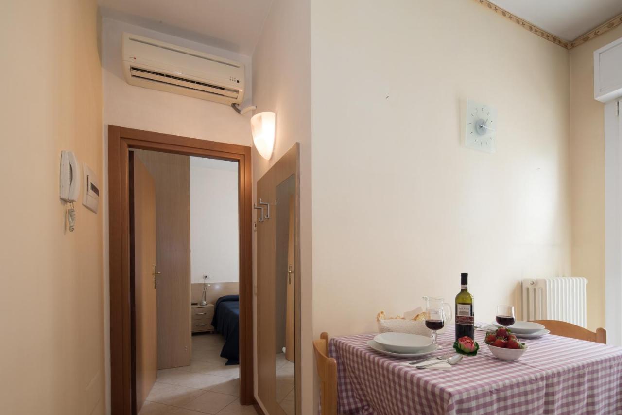 Residence Uno Studio&Suites Rimini Eksteriør billede