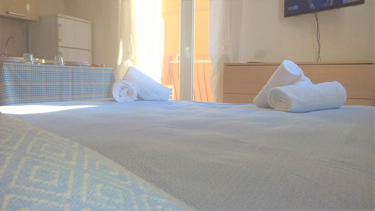 Residence Uno Studio&Suites Rimini Eksteriør billede